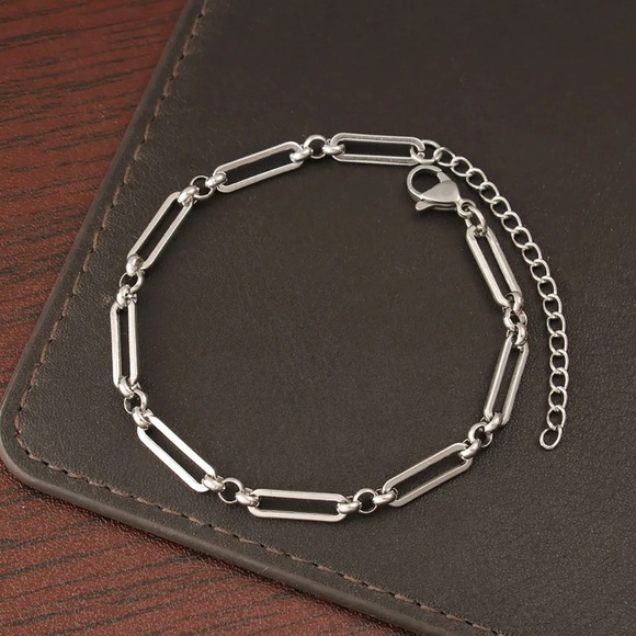 Jewelry - Silver paper clip bracelet